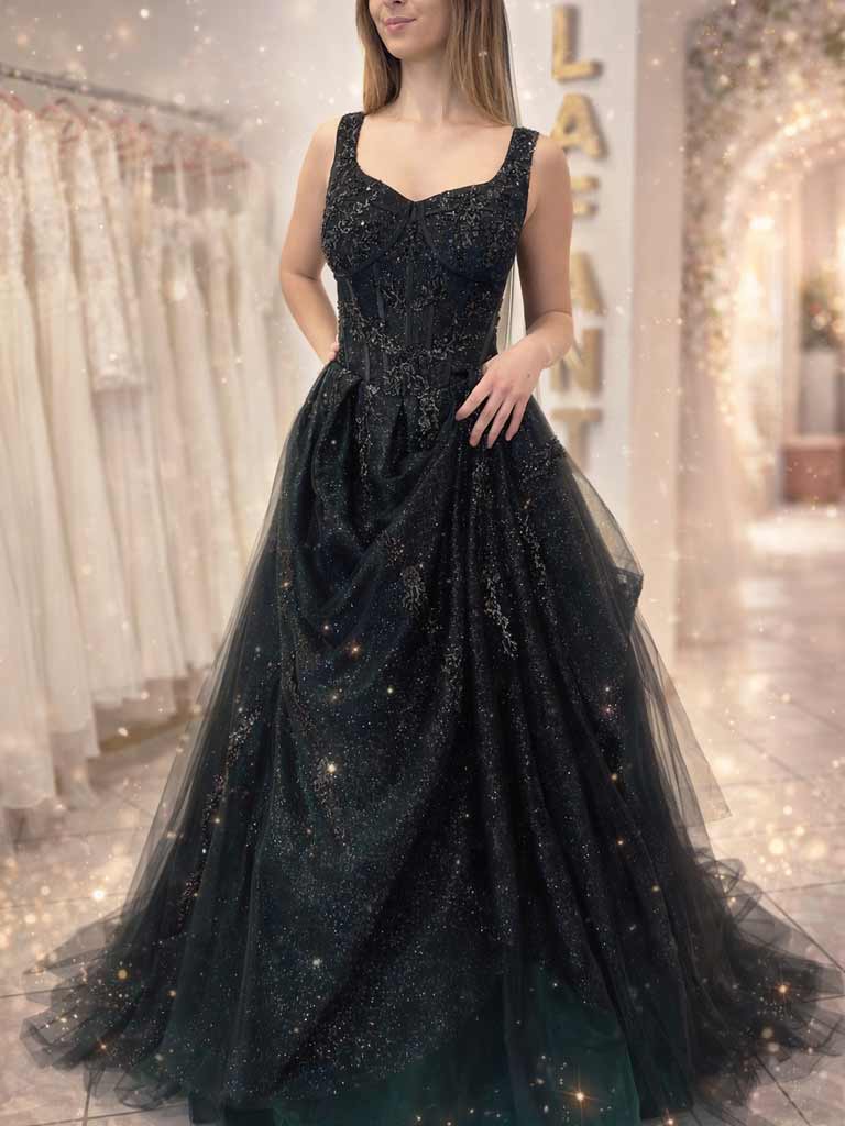 Funkelndes schwarz-grünes Brautkleid mit Glitzereffekt – exklusive schwarze Brautkleider in der Schweiz bei Lafanta.